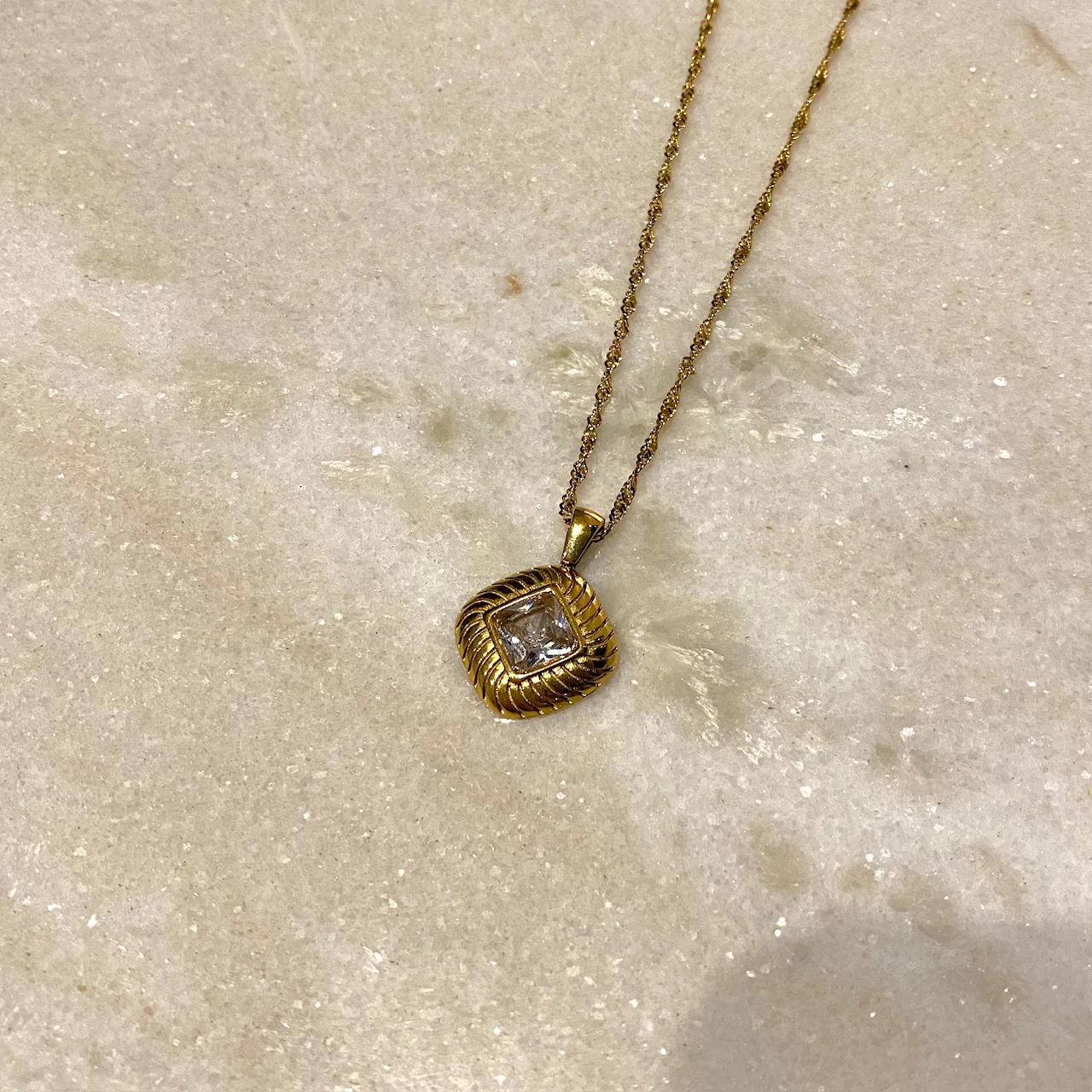Blair Necklace Clear - Image 4