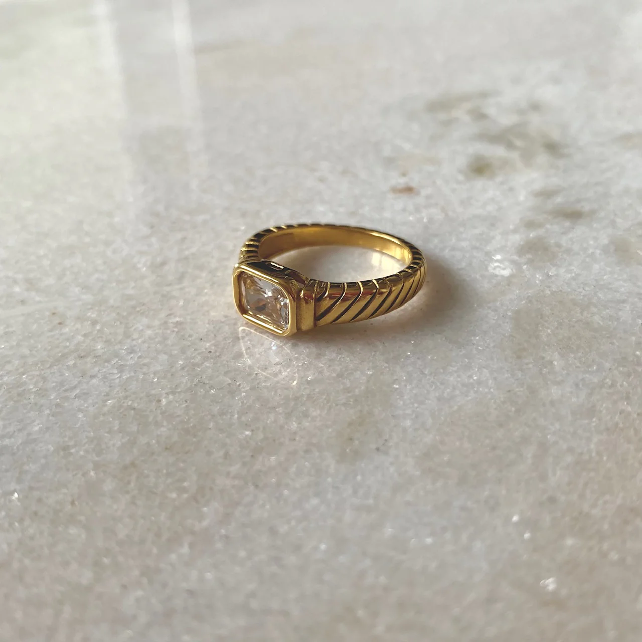 Lucia Ring Clear - Image 4