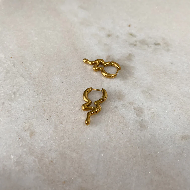 'Dripping in Gold' Huggies - Image 4