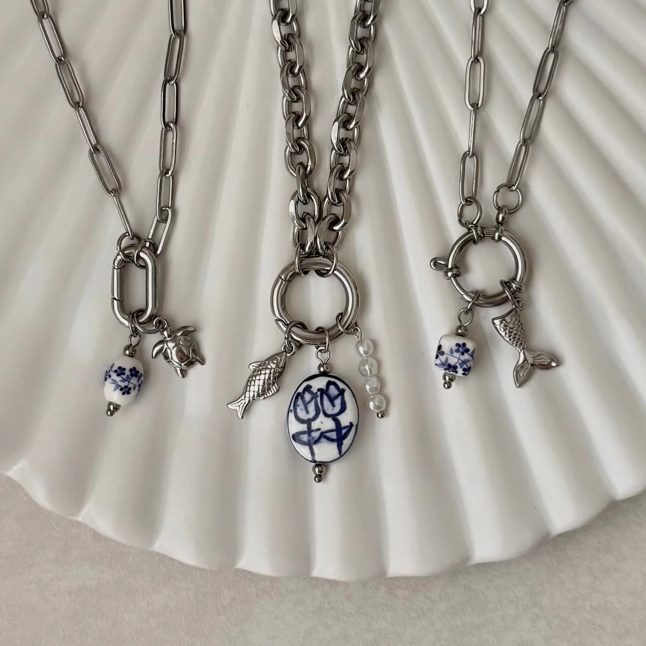 Silver Statement Rolo Round Charm Necklace - Image 4